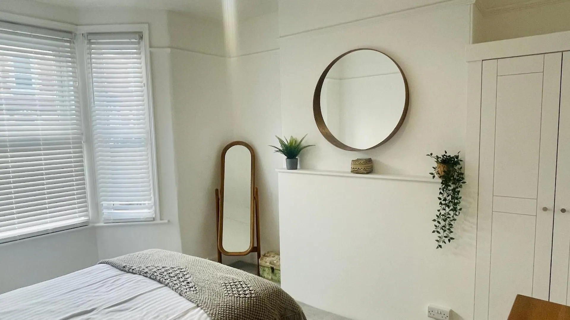 Newly Refurbished City Centre House With Parking Exeter United Kingdom